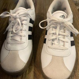 Adidas VL Court 3.0 Shoes Kids, white with black stripes, size 5 US